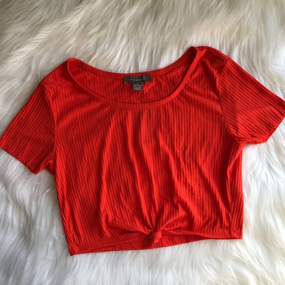 NWT Bright Red Ribbed Stretchy Crop Top Tie Front Casual -‎ Small